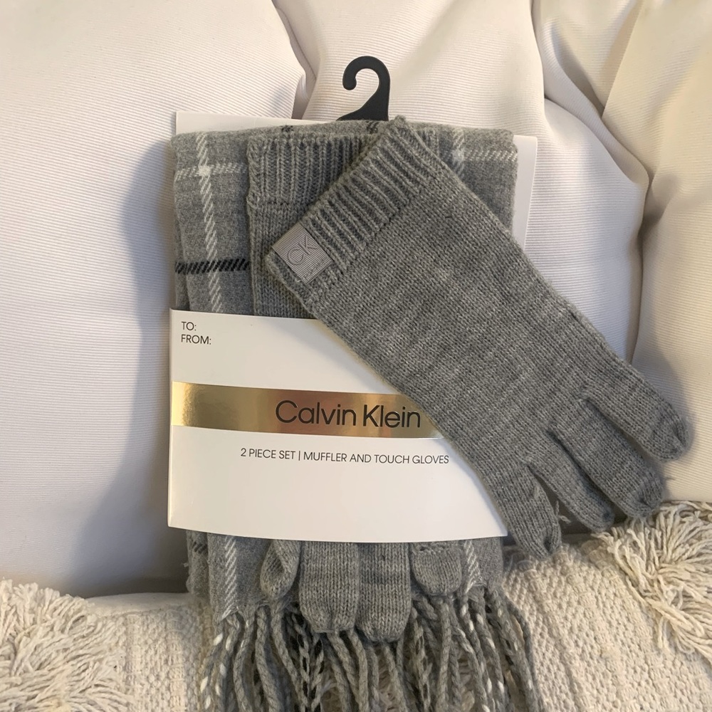 NWT, Calvin Klein, Plaid Scarf and Touch Gloves